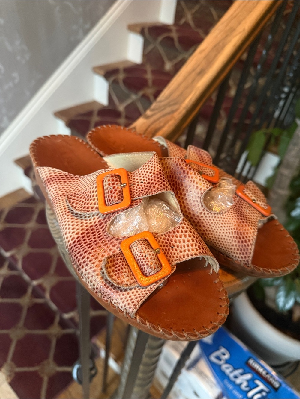 LA PLUME JEN ladies, leather snake print sandal, EURO 39 made in Italy fair cond